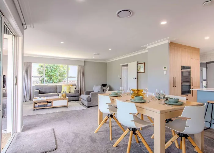 Fairway Views - Golf Course Location With Pool 度假居 罗托鲁阿